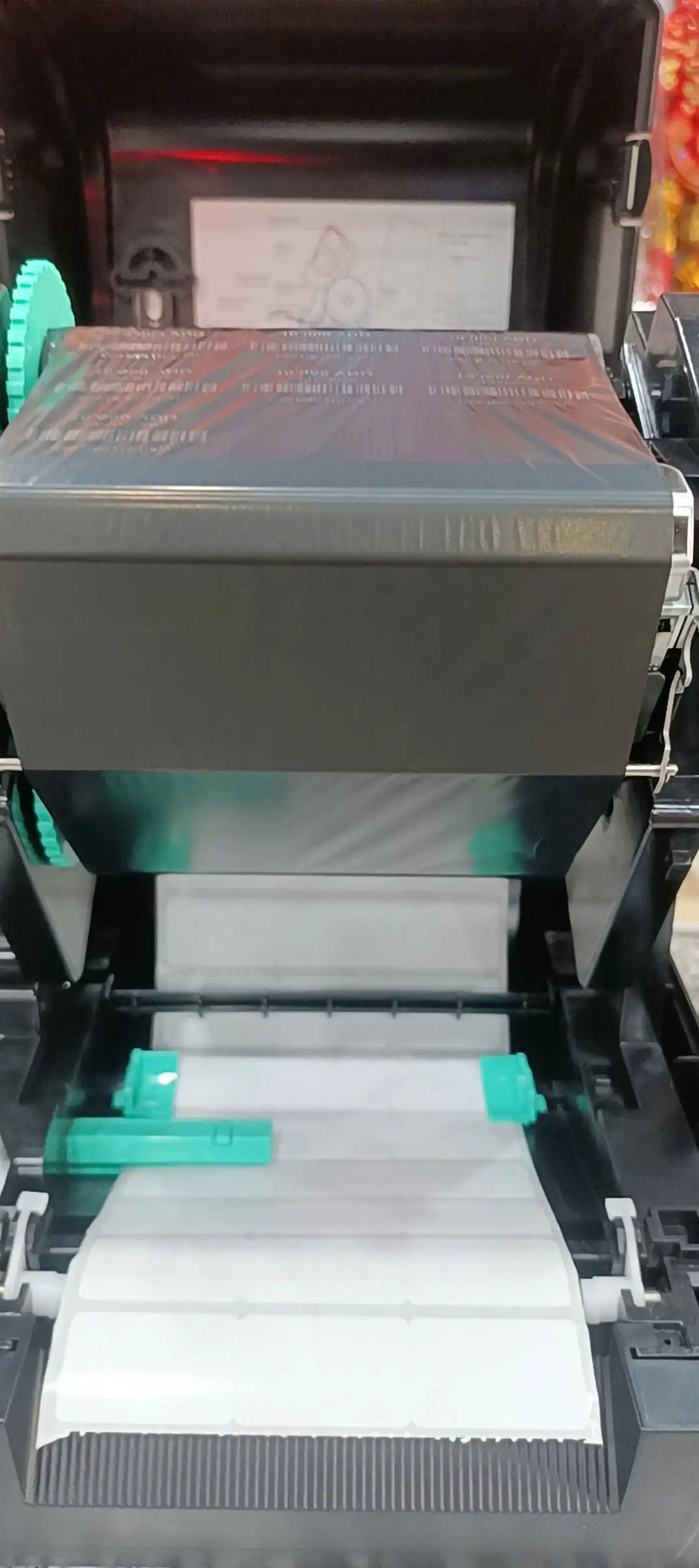 Máy in mã vạch Xprinter XP-TT426B Máy in tem phụ thông tin sản phẩm Xprinter XP-TT426B (WIFI, USB) IN MỰC