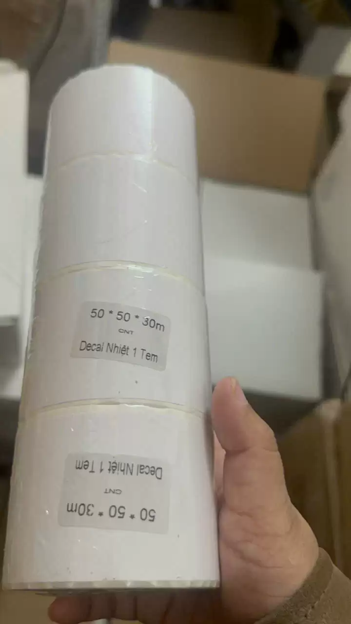 Giấy decal nhiệt in tem vận đơn 50x50 Giấy In Tem Nhiệt 50x50mm – Cuộn 30m Thùng 100 cuộn